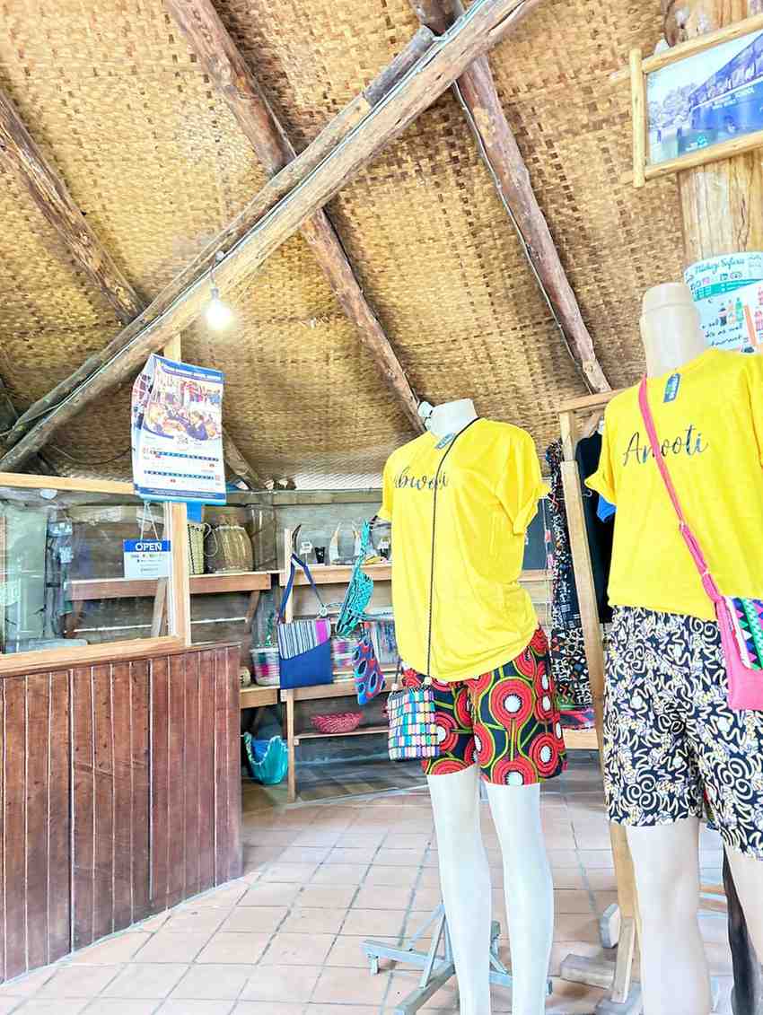 dummies clothed in cultural clothes